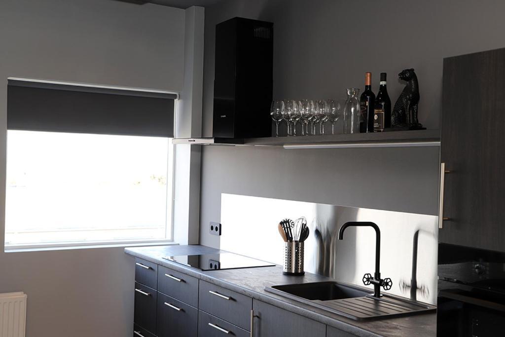 Boutique By The Harbour - Apartments 207 Акурейри Екстериор снимка